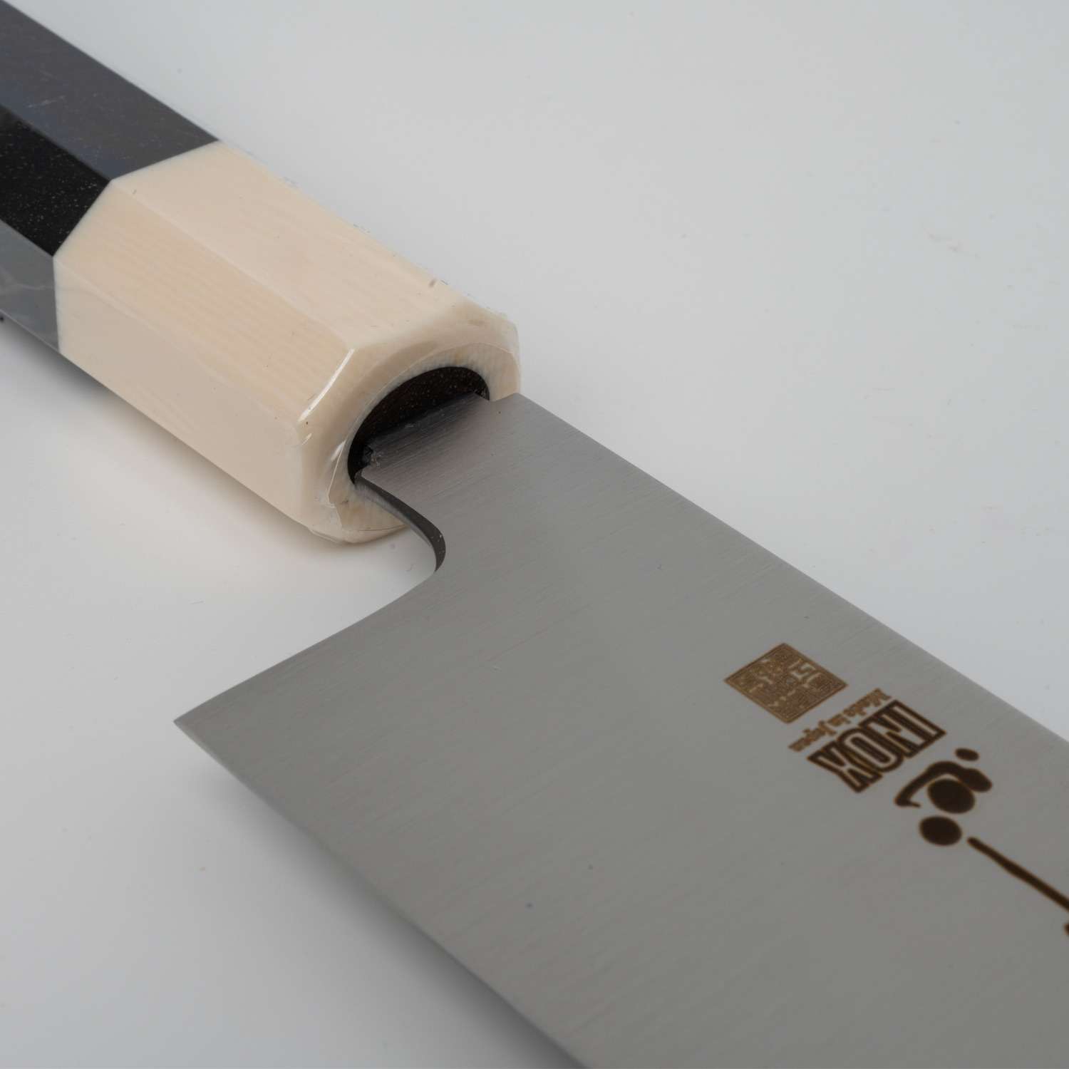 Image of Suisin Inox Honyaki Ebony Handle Wa-Kiritsuke 10.5" (270 mm) 4