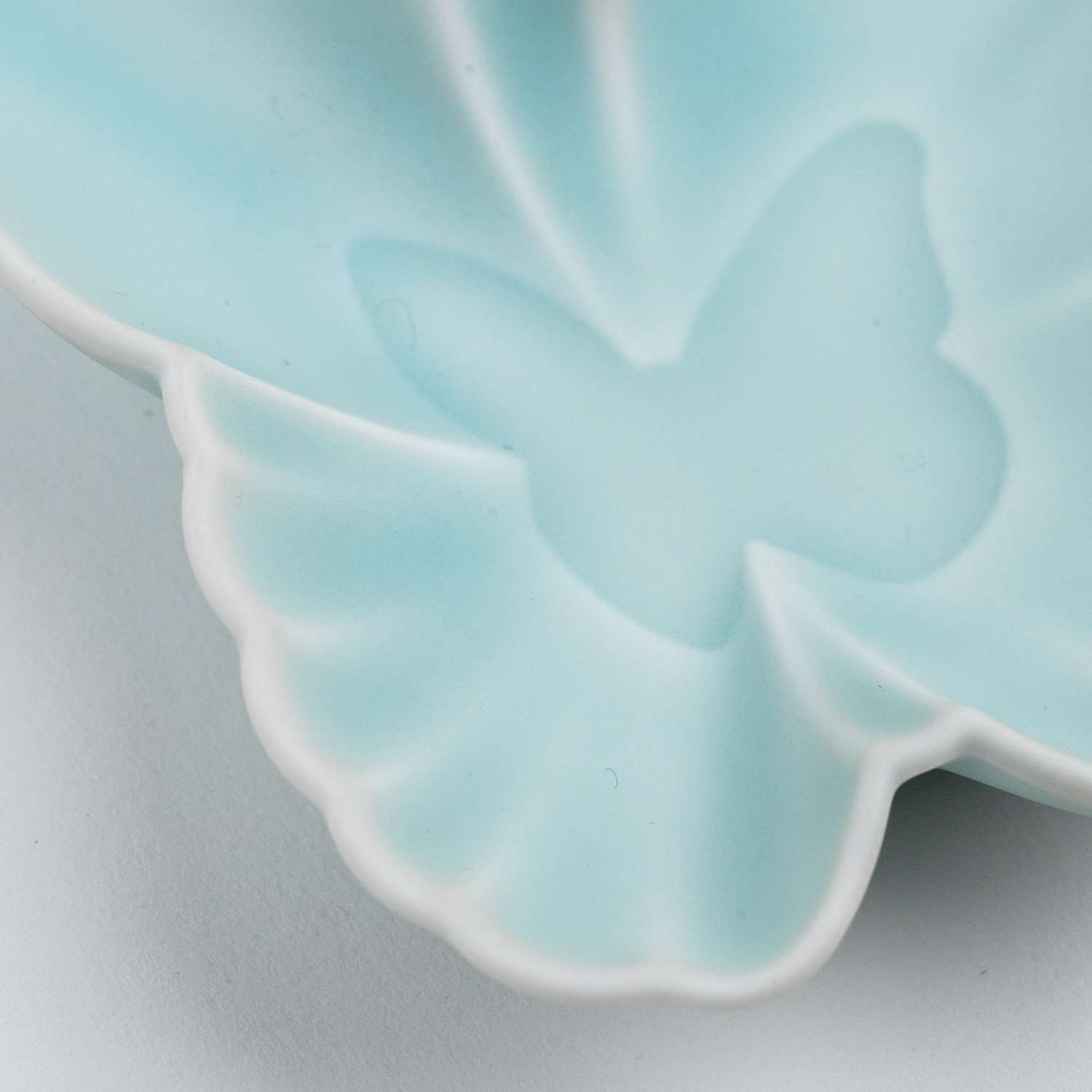 Moist Seiji Butterfly-Shaped Sauce Dish hover-image